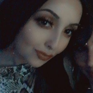 Meet your Posher, Alexis